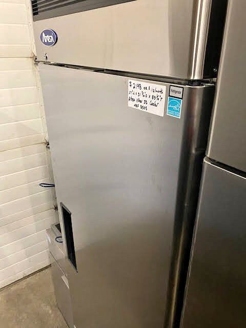 New Stainless Steel 1 Door 27 Wide Cooler