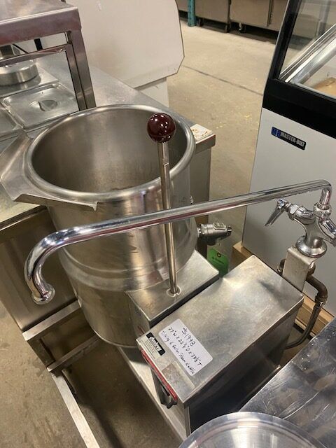 Canada Restaurant 6 Gallon Electric Tilting Steam Kettle with Stand