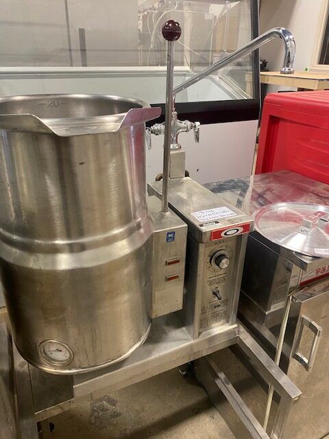 Restaurant 6 Gallon Electric Tilting Steam Kettle with Stand used kitchen equipment